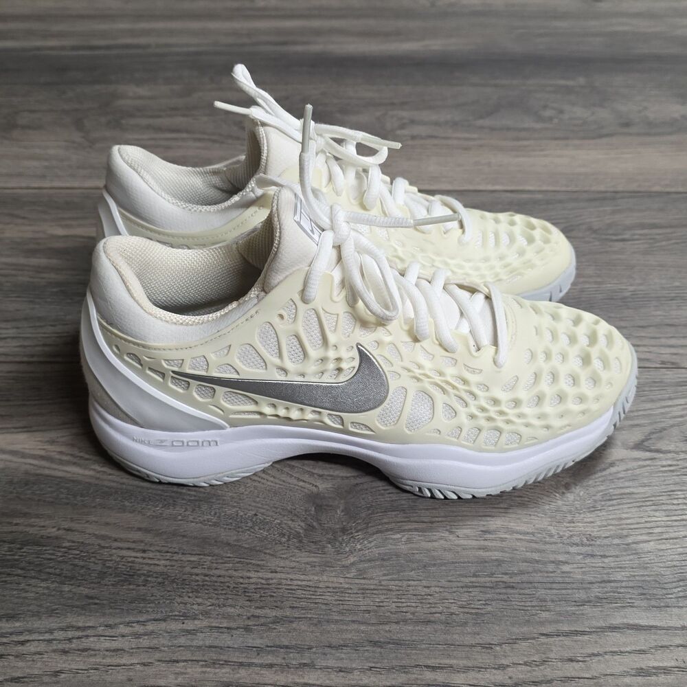 Used Nike Air Zoom cage 3 HC Women’s Size 7.5